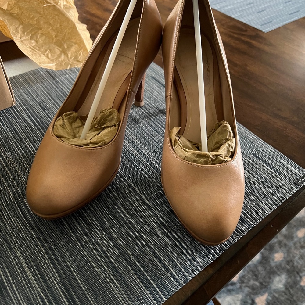 Cole Haan Chelsea Pumps Sandstone Size 6 - Picture 15 of 15